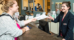 Students on Alternative Break trip